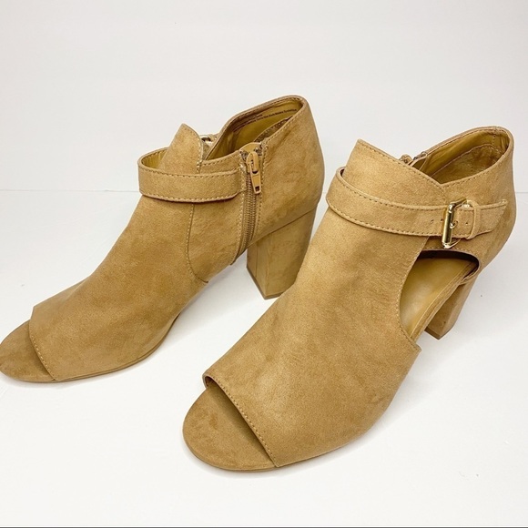 14th & Union Birkley Cutout Block Heel Booties - Picture 6 of 14